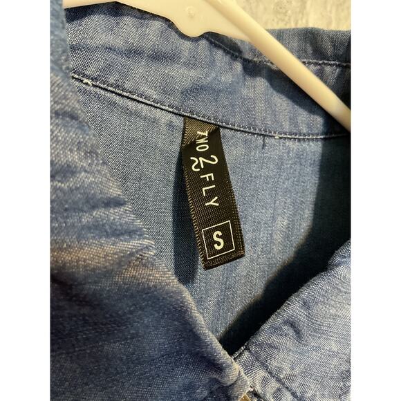 Two 2 Fly Western Denim Shirt Size Small Turquoise Snap Accents - Picture 4 of 6